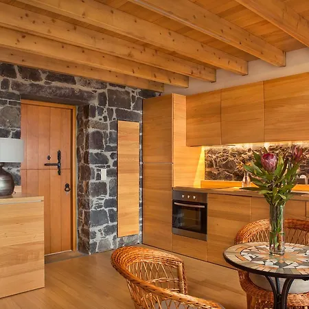 Bed & Breakfast Palheiros Do Serrado By Real Vision Estreito Da Calheta